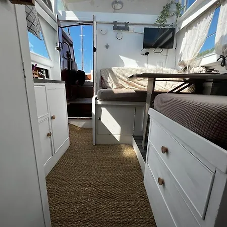 Bateau L'etoile-reposant