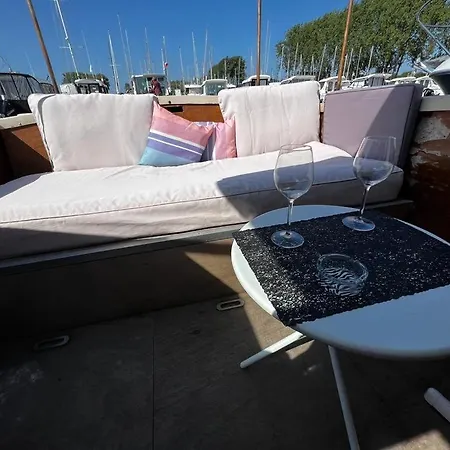 Bateau L'etoile-reposant *