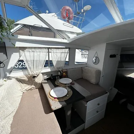 Bateau L'etoile-reposant Botel